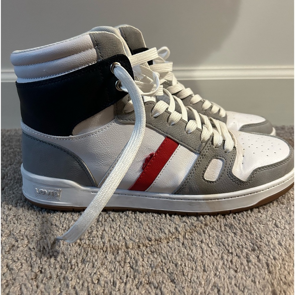 Sneakers| Levi’s